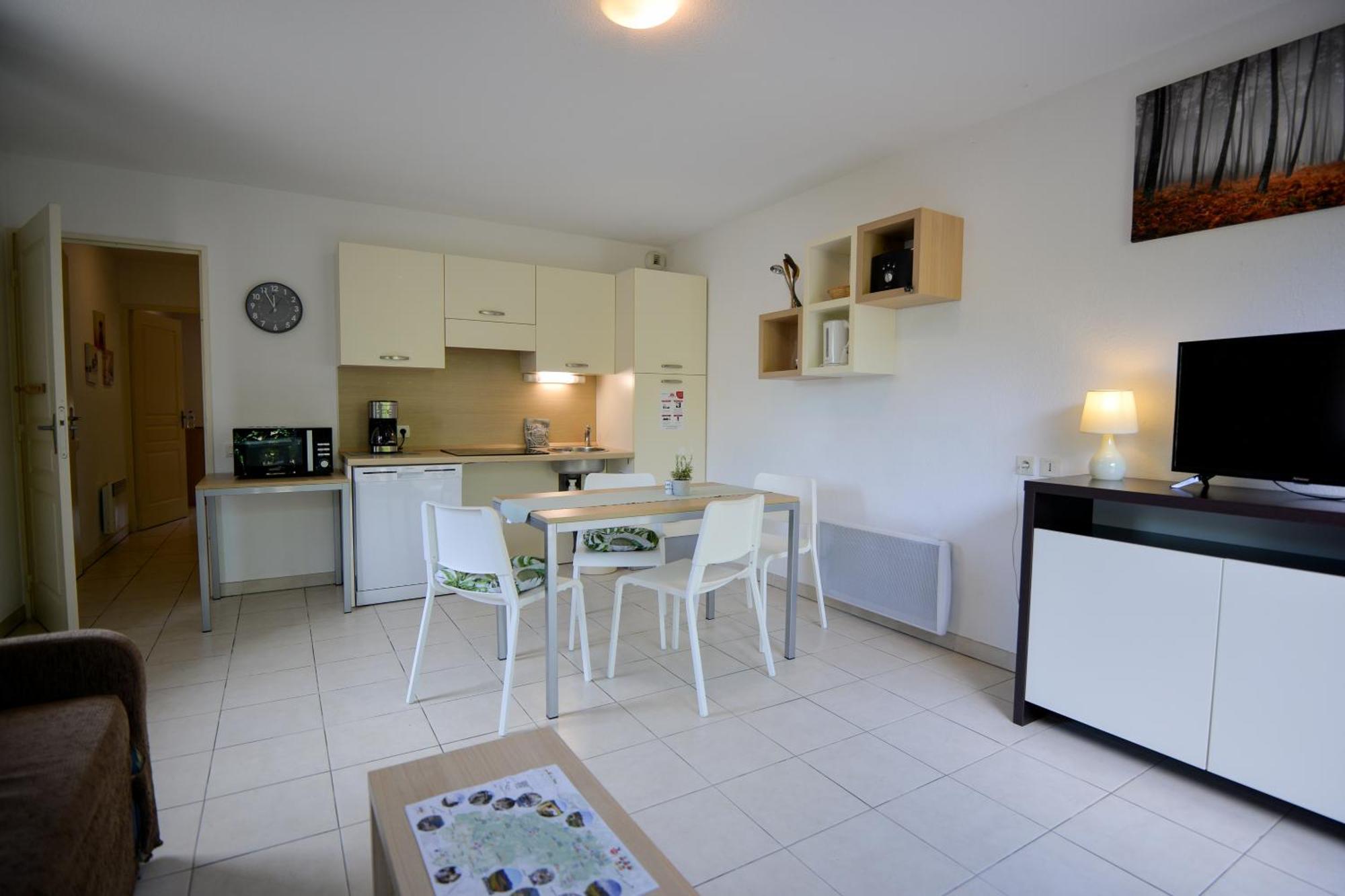 La Residence Du Chateau De Jouarres Azille Room photo